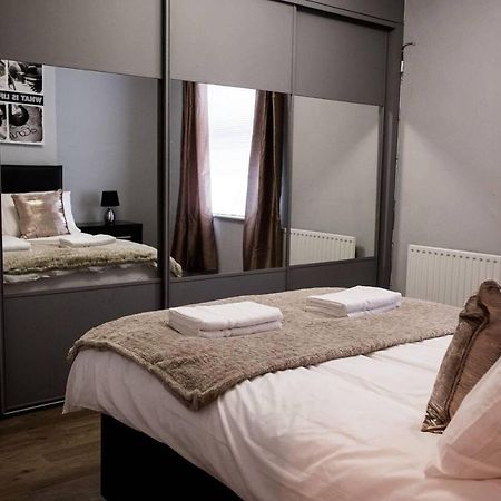 Inspired Stays- Close To City Centre- 4 Bed House! Stoke-on-Trent 外观 照片