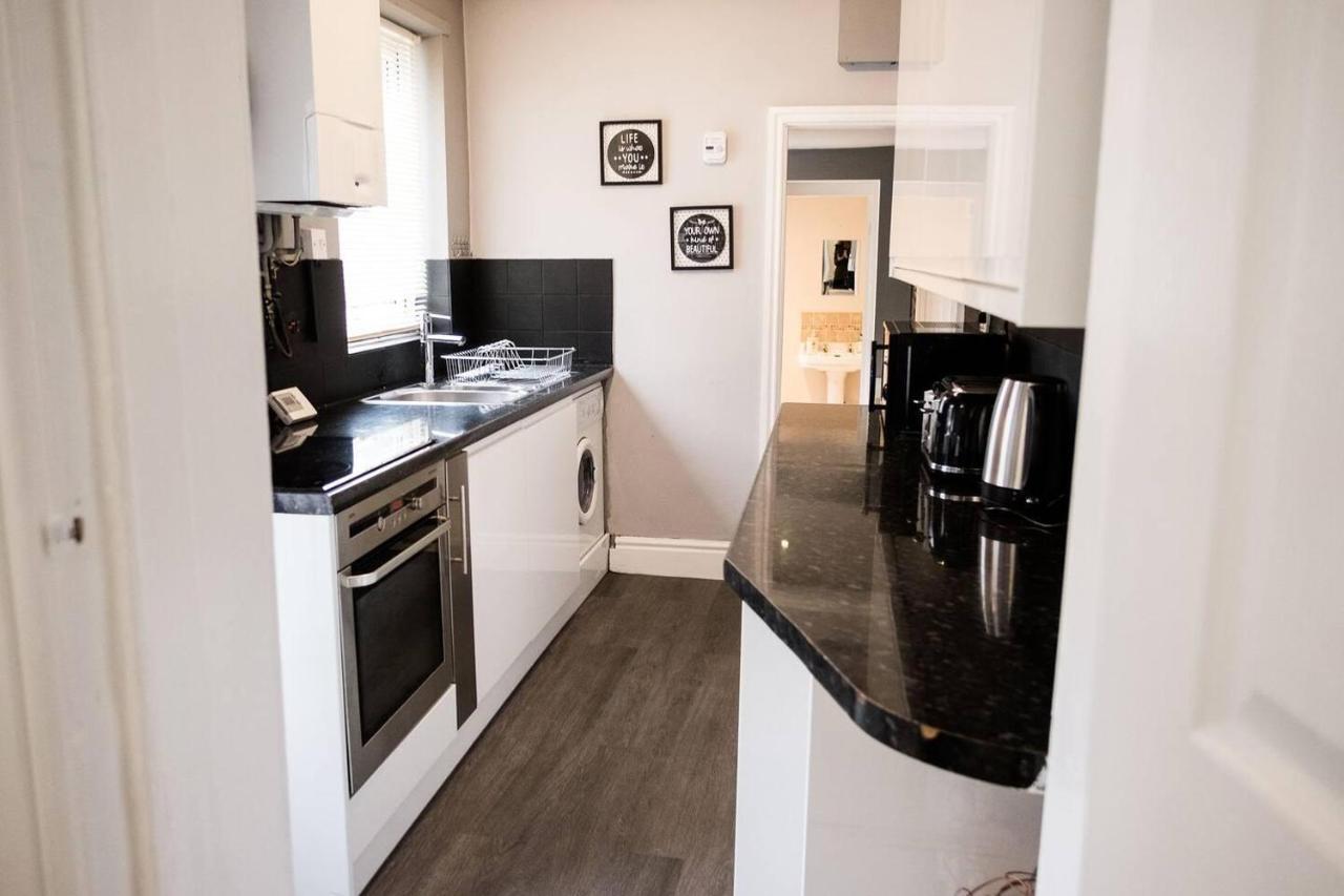 Inspired Stays- Close To City Centre- 4 Bed House! Stoke-on-Trent 外观 照片