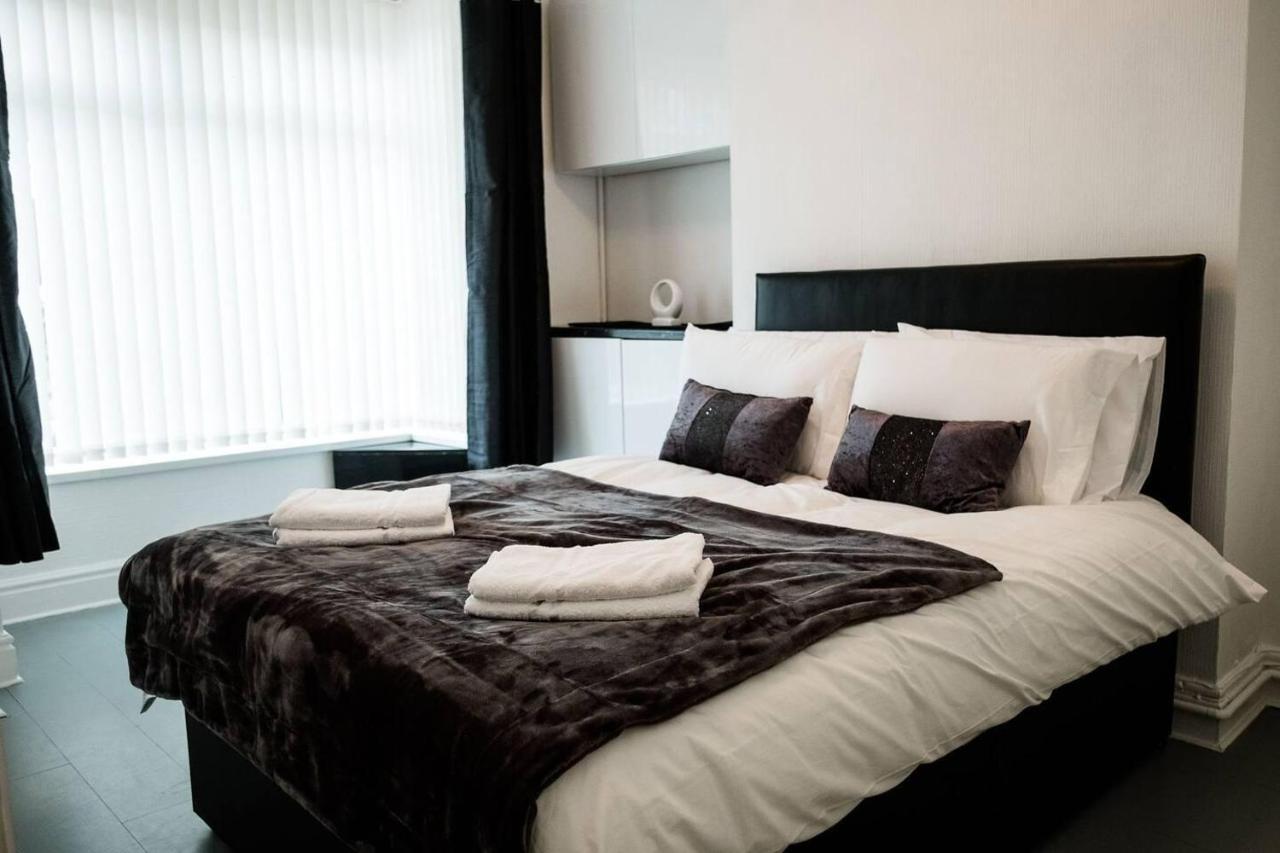 Inspired Stays- Close To City Centre- 4 Bed House! Stoke-on-Trent 外观 照片