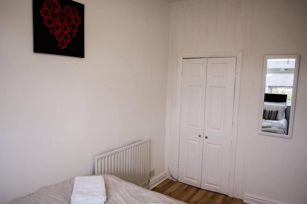 Inspired Stays- Close To City Centre- 4 Bed House! Stoke-on-Trent 外观 照片