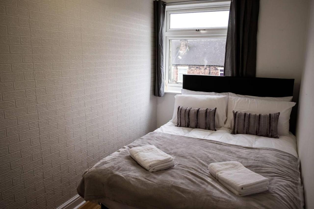 Inspired Stays- Close To City Centre- 4 Bed House! Stoke-on-Trent 外观 照片