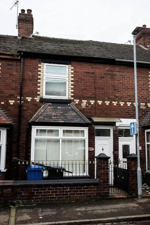 Inspired Stays- Close To City Centre- 4 Bed House! Stoke-on-Trent 外观 照片